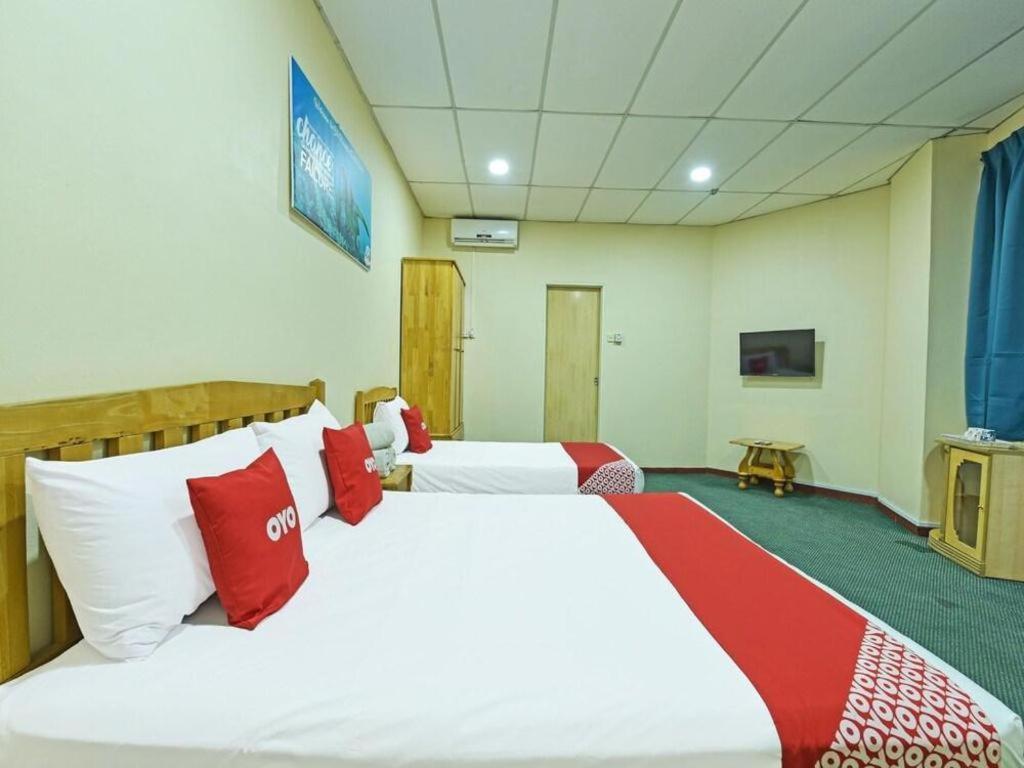 Oyo 90672 De Paradise Turtle Hotel Kerteh Dış mekan fotoğraf
