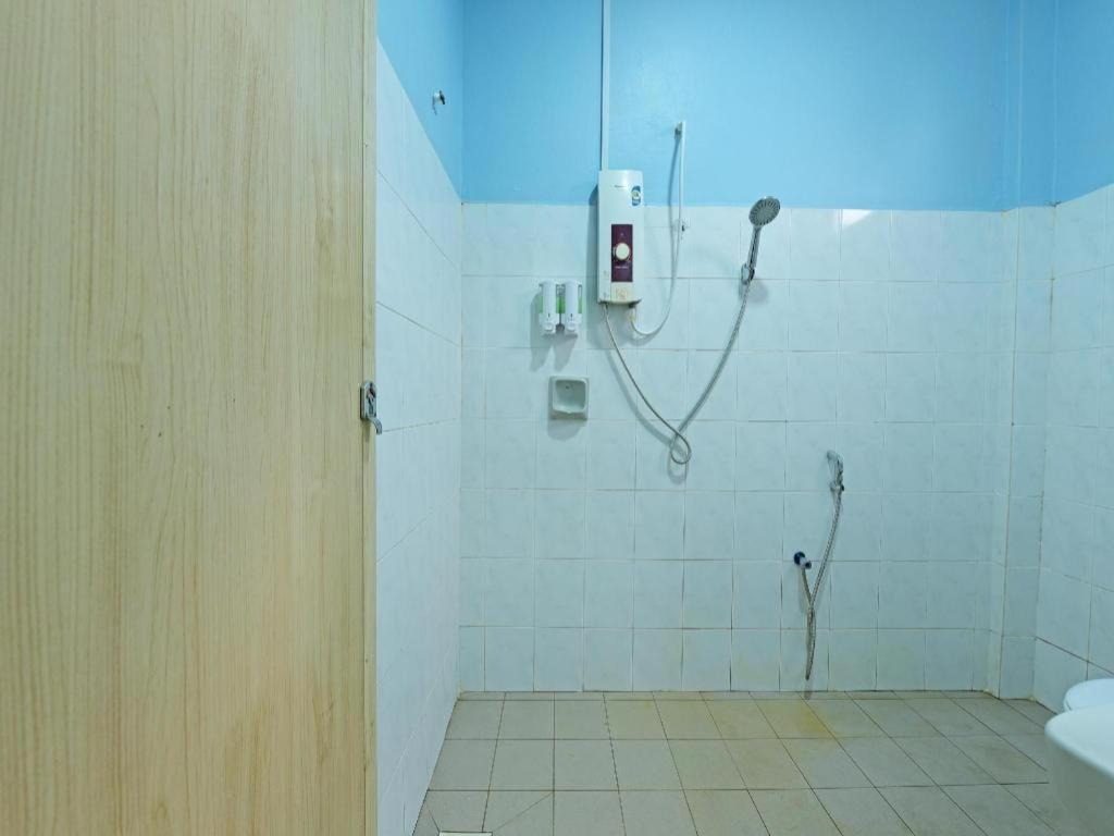 Oyo 90672 De Paradise Turtle Hotel Kerteh Dış mekan fotoğraf